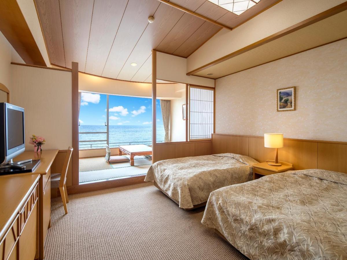 Mikazuki Sea-Park Hotel Katsuura Katsuura  Esterno foto